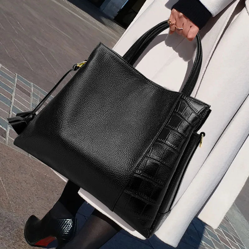 Bolsa Tiracolo Couro Legítimo Sarela Lyon