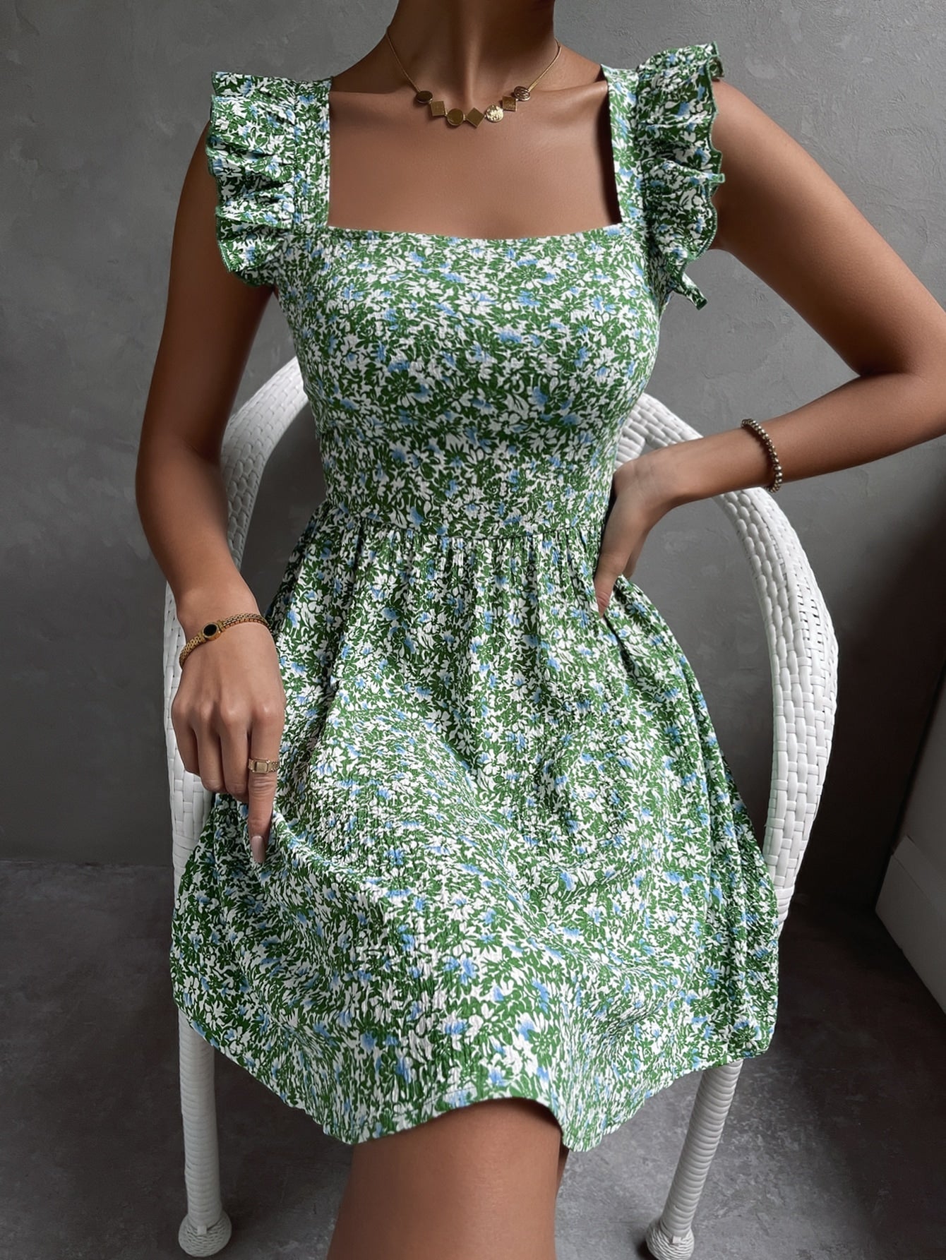 Vestido com Estampa Aleatória e Manga Curta para Férias