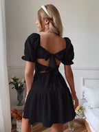 Vestido de Bolinhas com Babado