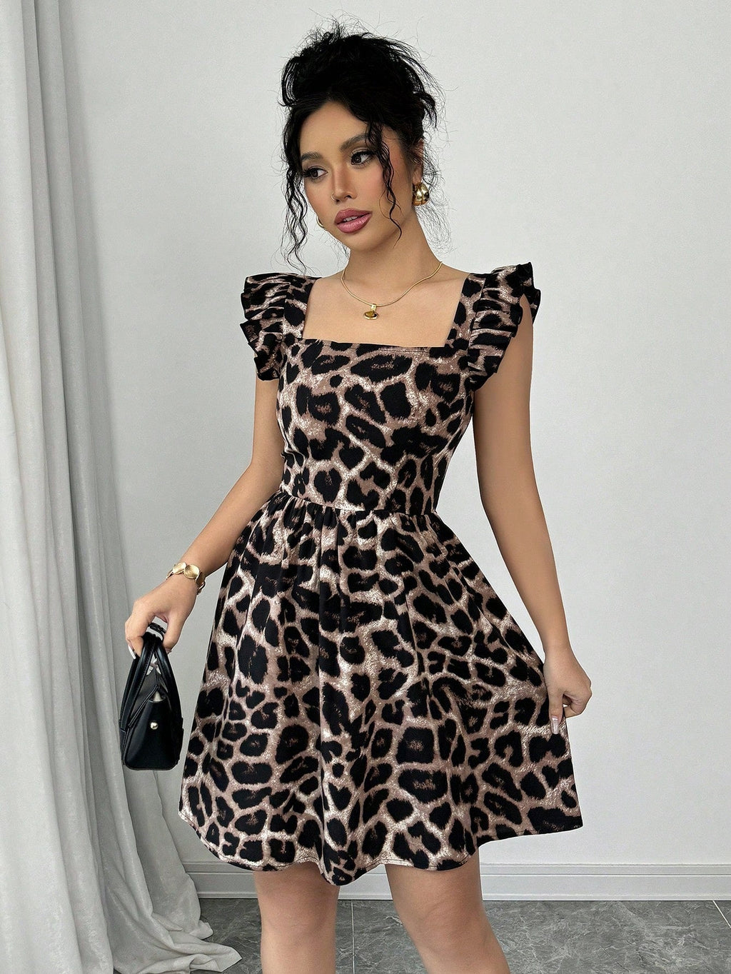 Vestido com Estampa Aleatória e Manga Curta para Férias