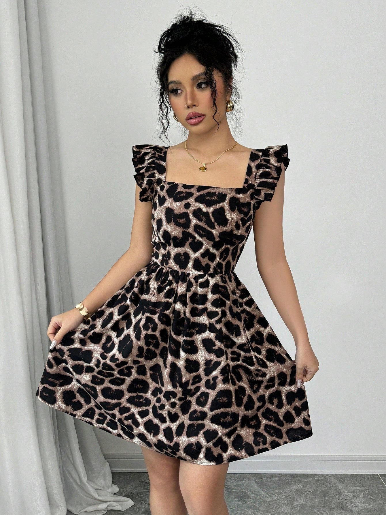 Vestido com Estampa Aleatória e Manga Curta para Férias